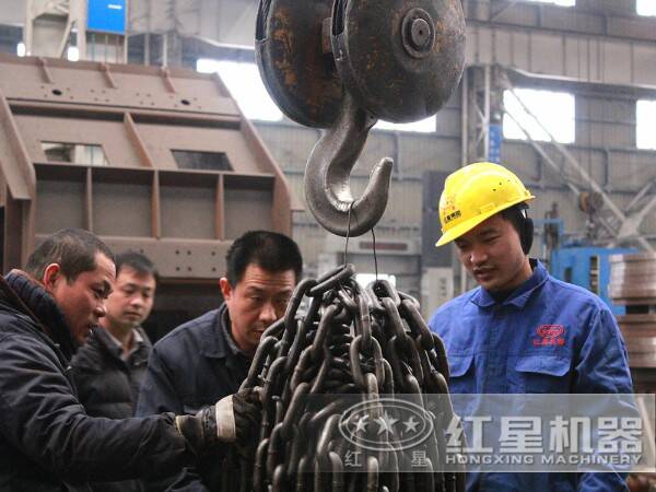 鄂式碎石机匠心做工 鄂式碎石机匠心做工