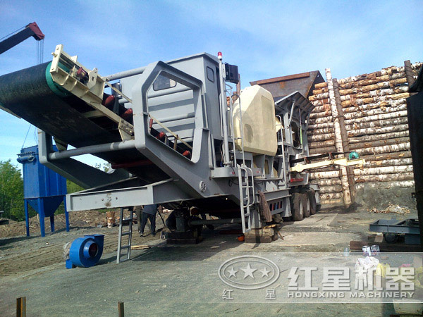 时产150吨-300吨汽车车载移动碎石机灵活工作现场 时产150吨-300吨汽车车载移动碎石机灵活工作现场