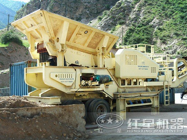 车载碎石机工作现场 车载碎石机工作现场