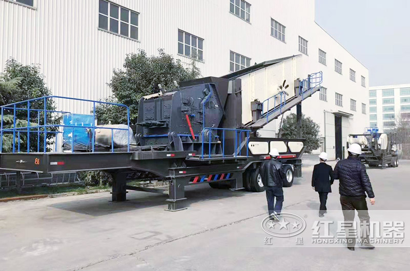 时产200-300吨青石移动磕石子机配反击破 时产200-300吨青石移动磕石子机配反击破