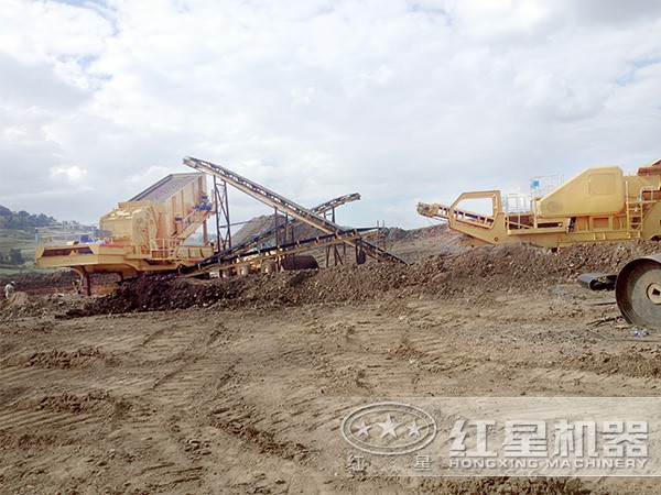 灵活移动型的石英砂制砂生产线现场 灵活移动型的石英砂制砂生产线现场