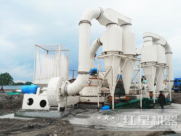 珍珠岩雷蒙磨粉机生产现场 珍珠岩雷蒙磨粉机生产现场