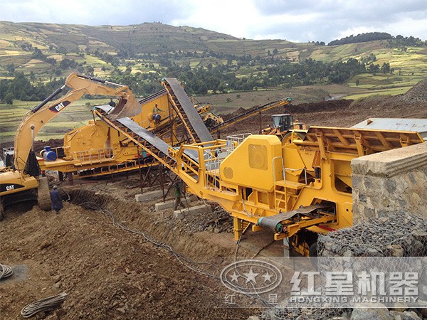 流动性的石灰石破碎现场 流动性的石灰石破碎现场