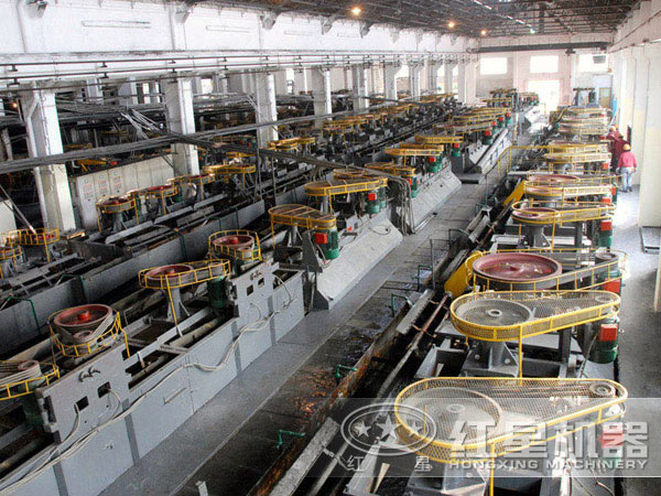 选钼矿工作现场:浮选机部分 选钼矿工作现场:浮选机部分