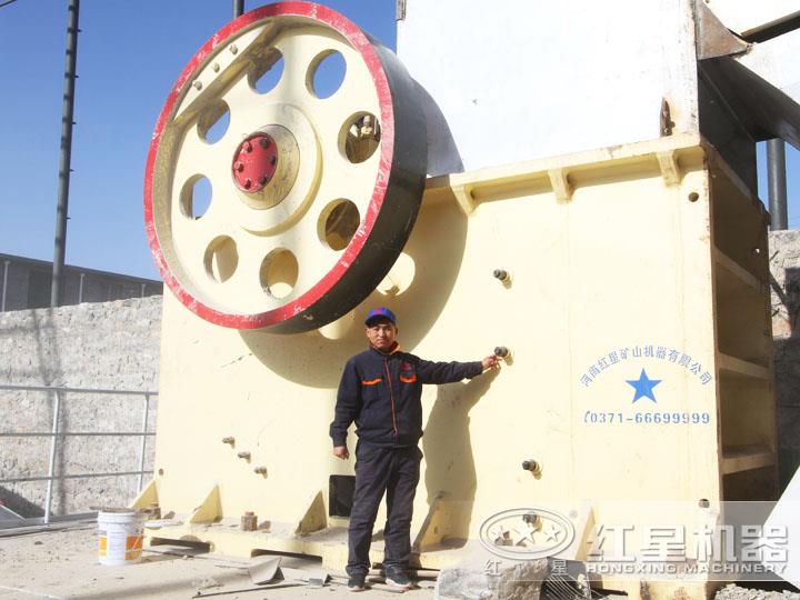 大型环保鄂式破石机生产现场,效果好,用户评价高 大型环保鄂式破石机生产现场,效果好,用户评价高