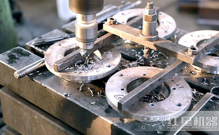 RAYBET雷竞技入口出品,必出精品,匠心工艺打造高品质、高性价比的大中型履带移动破碎一体机