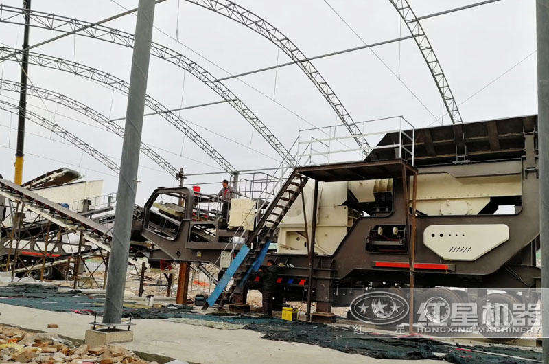 反击破移动型矿用碎石机生产现场 反击破移动型矿用碎石机生产现场