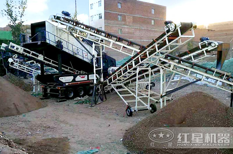 西安客户大型砖渣粉碎生产现场 西安客户大型砖渣粉碎生产现场