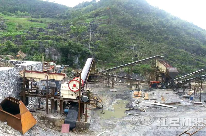 山西日产2000吨小型碎石机现场 山西日产2000吨小型碎石机现场