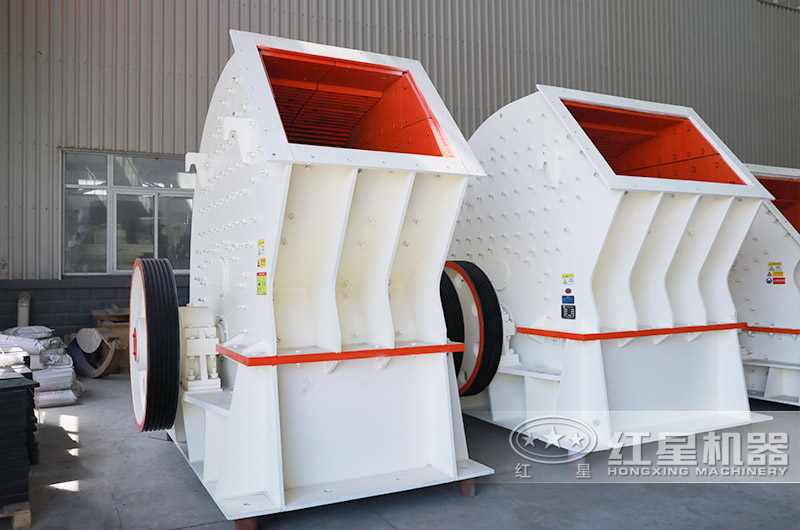 重锤式石子破碎机,可一次成型,减少成本40% 重锤式石子破碎机,可一次成型,减少成本40%