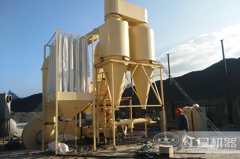 小型超细粉磨机生产现场图片 小型超细粉磨机生产现场图片