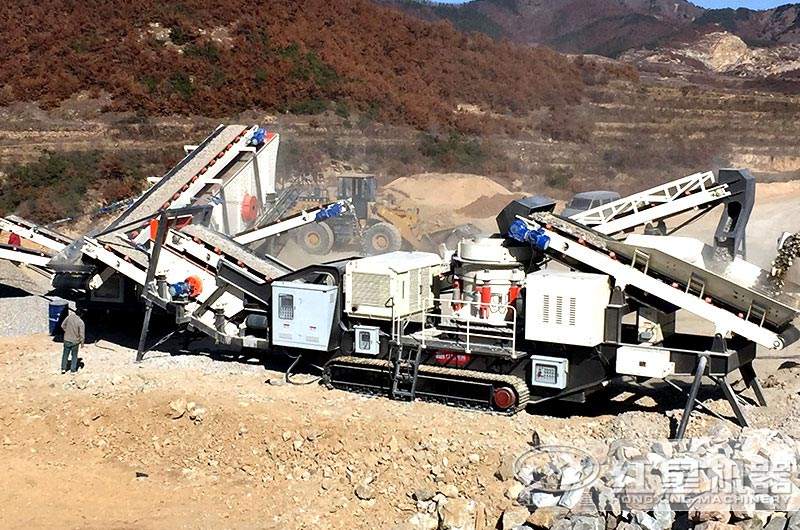 三台作业的建筑垃圾破碎站 三台作业的建筑垃圾破碎站