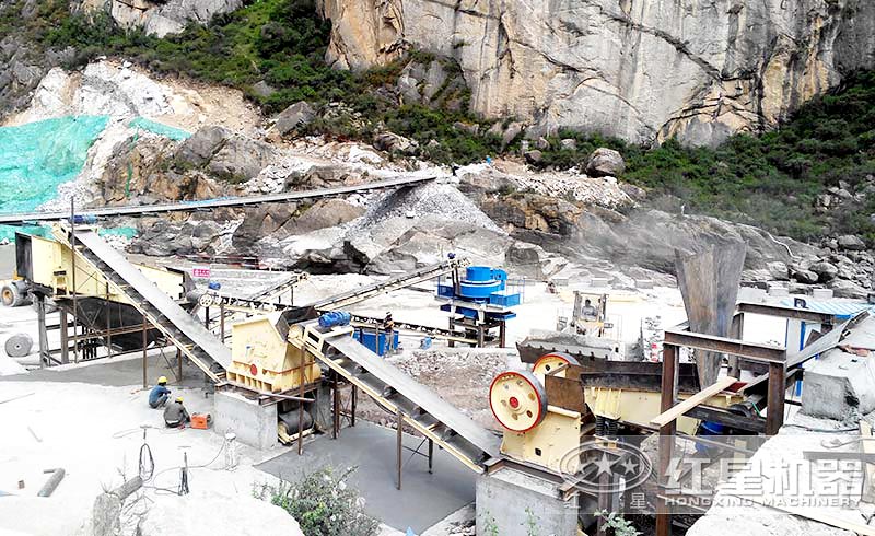 河卵石破碎现场 河卵石破碎现场