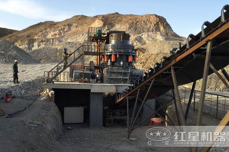 圆锥破碎机工作现场 圆锥破碎机工作现场